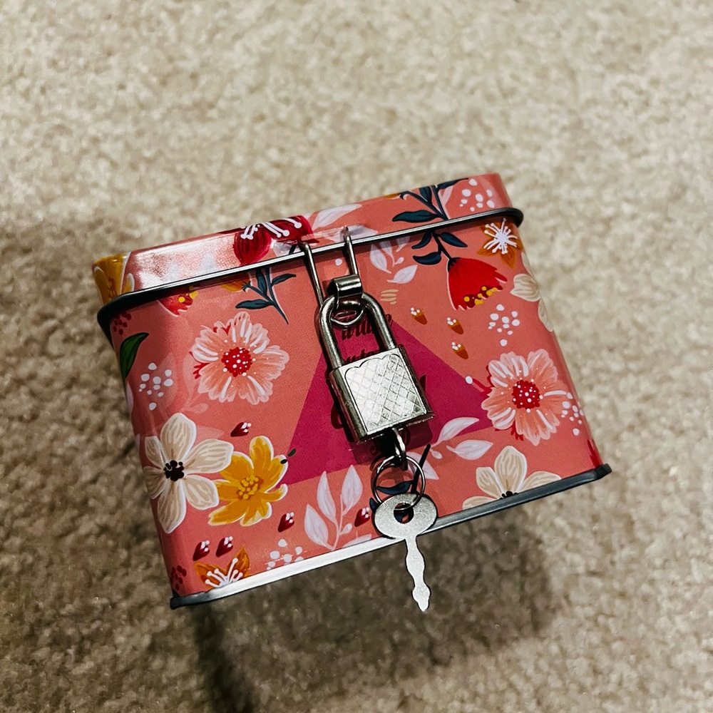 Jewelry/coin box